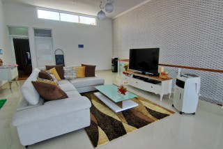 Living Room Lt 2