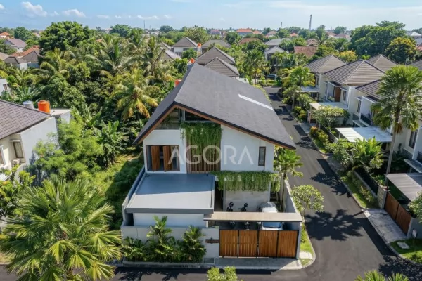 Desain Arsitek Rumah Hook Dua Muka Klien Dari Perancis