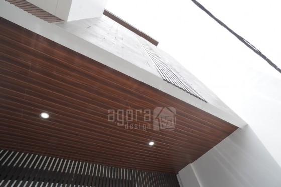 Plafond Balkon Bermotif Kayu