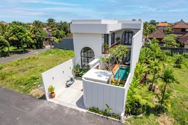 Desain Arsitek Villa Tropis Modern Bergaya Lengkung Elegan