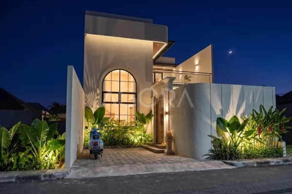Villa Tropis Modern Bergaya Lengkung